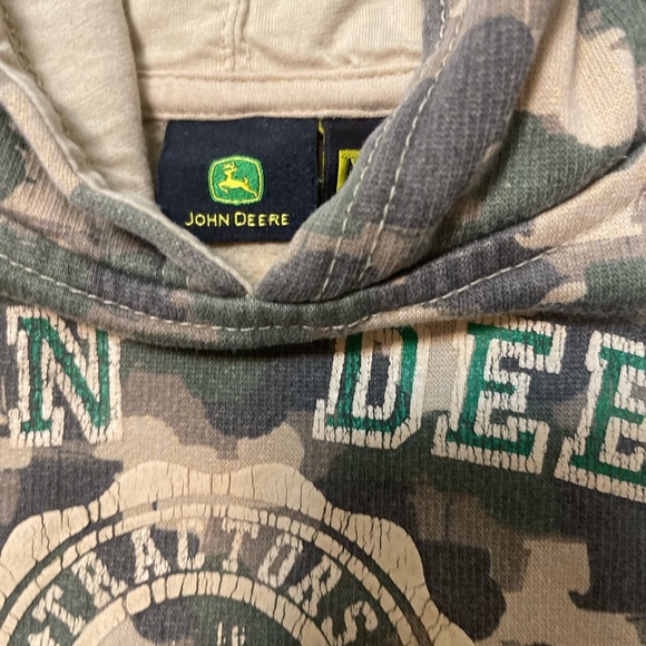 John Deere Tractor Hoodie Camouflage - Picture 3 of 5